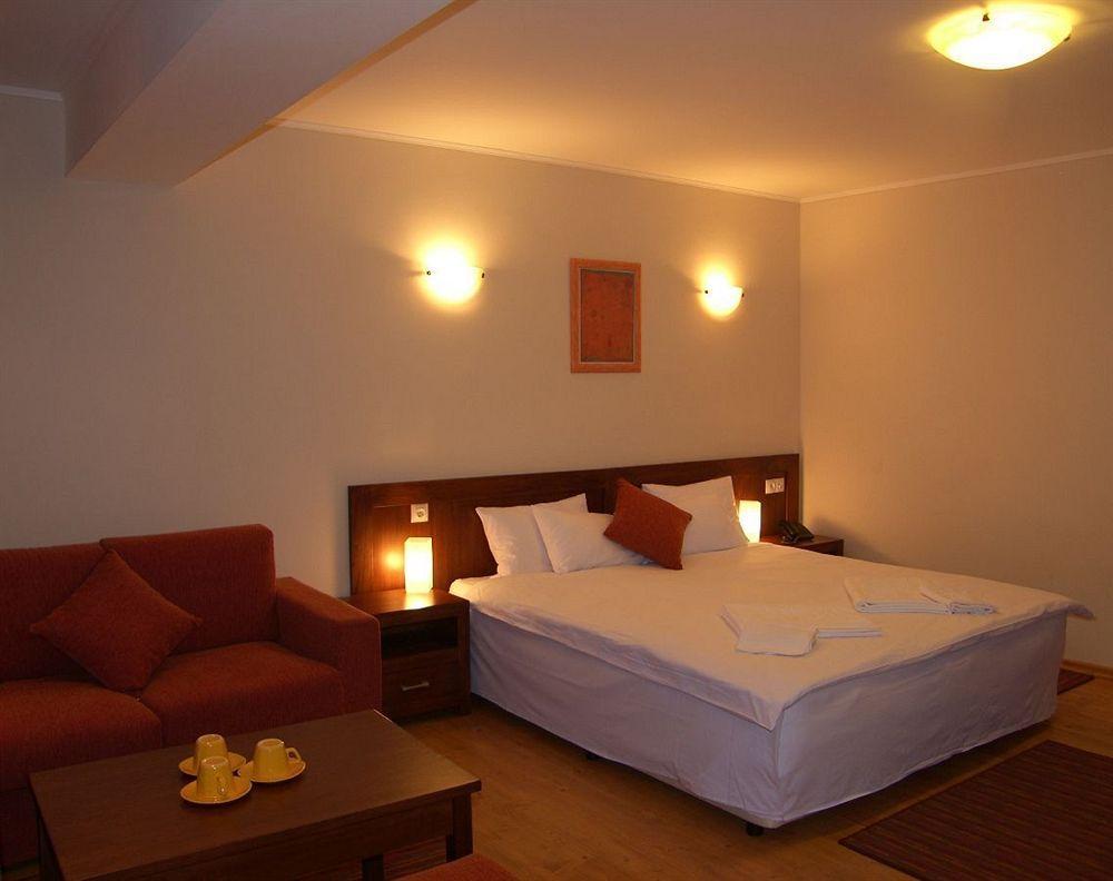 Hotel Smilen Smolyan Bagian luar foto