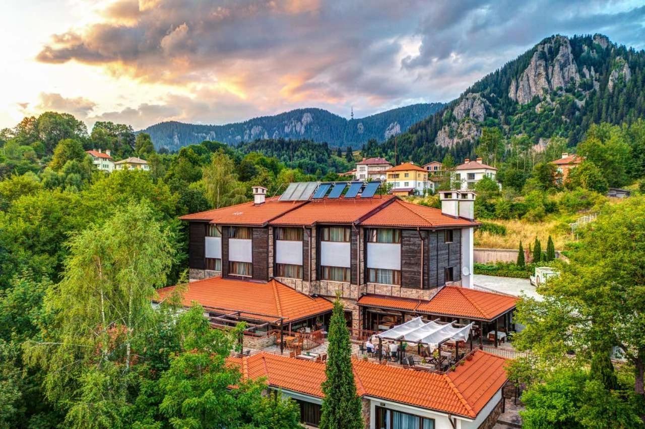 Hotel Smilen Smolyan Bagian luar foto
